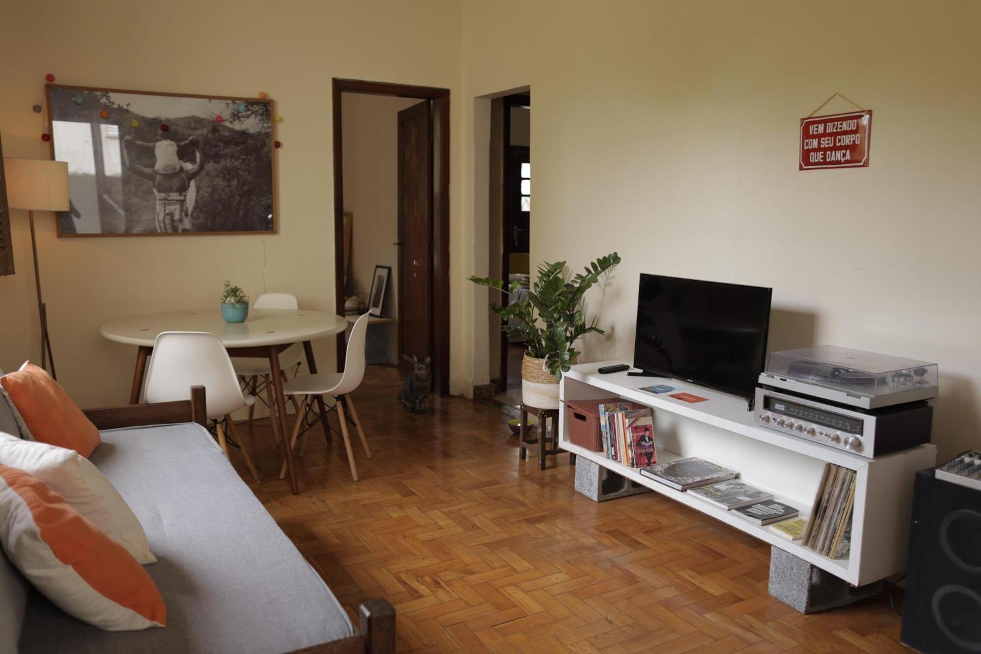 Quarto Casal Com Janela Casa Caramel Belo Horizonte Esterno foto