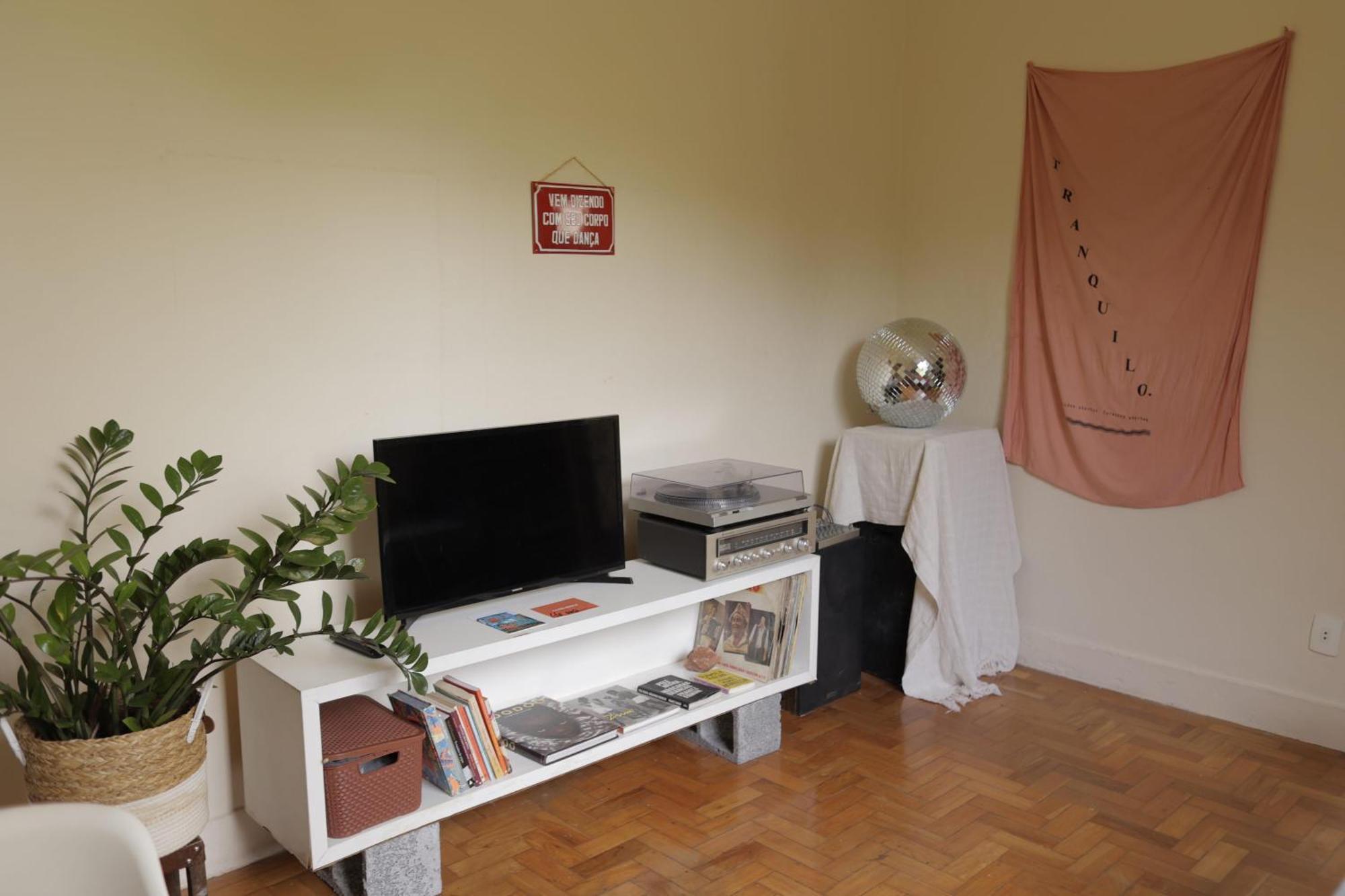 Quarto Casal Com Janela Casa Caramel Belo Horizonte Esterno foto