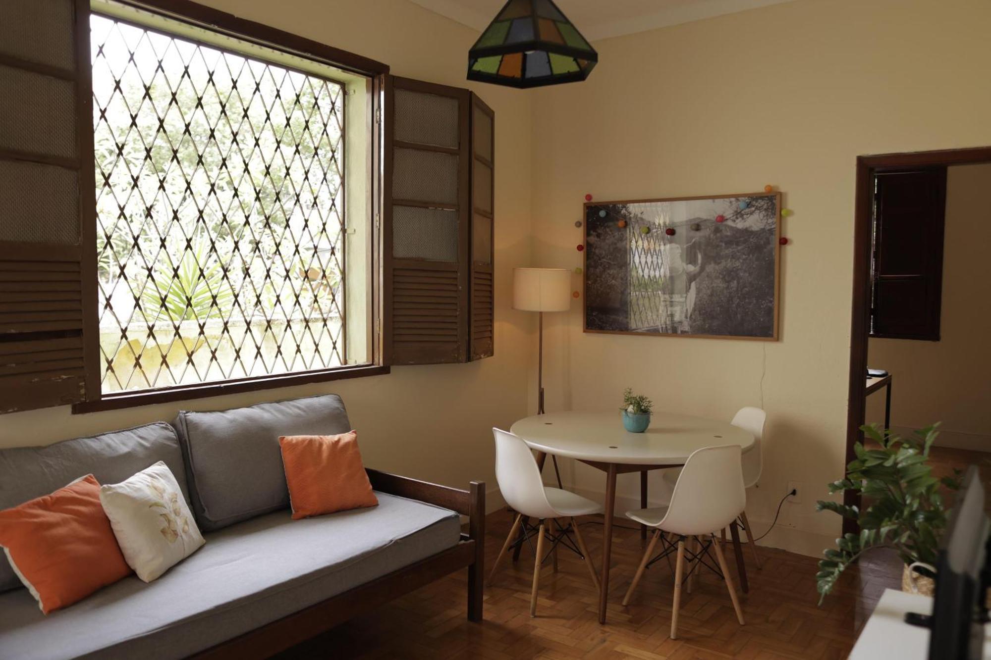 Quarto Casal Com Janela Casa Caramel Belo Horizonte Esterno foto