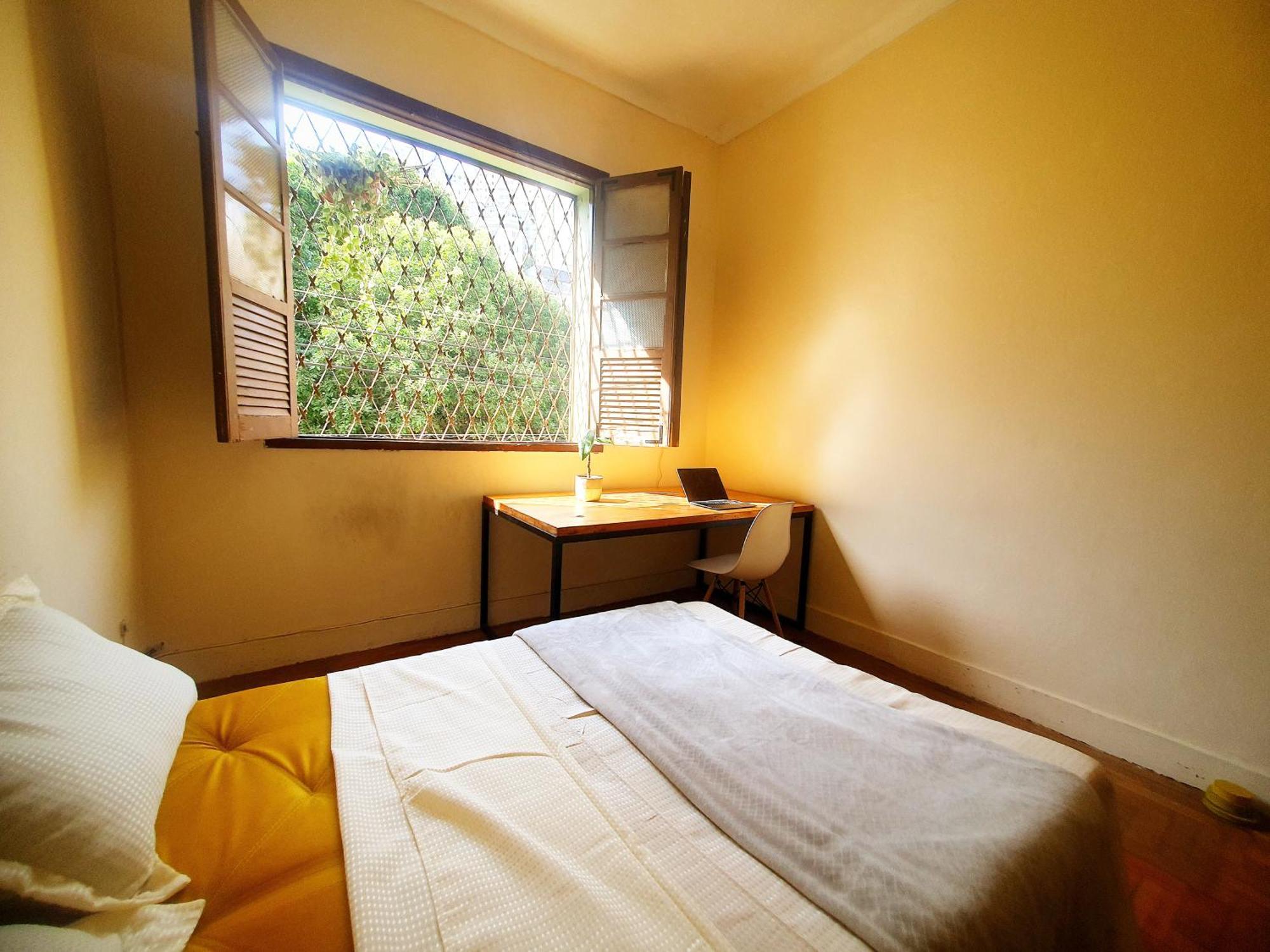 Quarto Casal Com Janela Casa Caramel Belo Horizonte Esterno foto